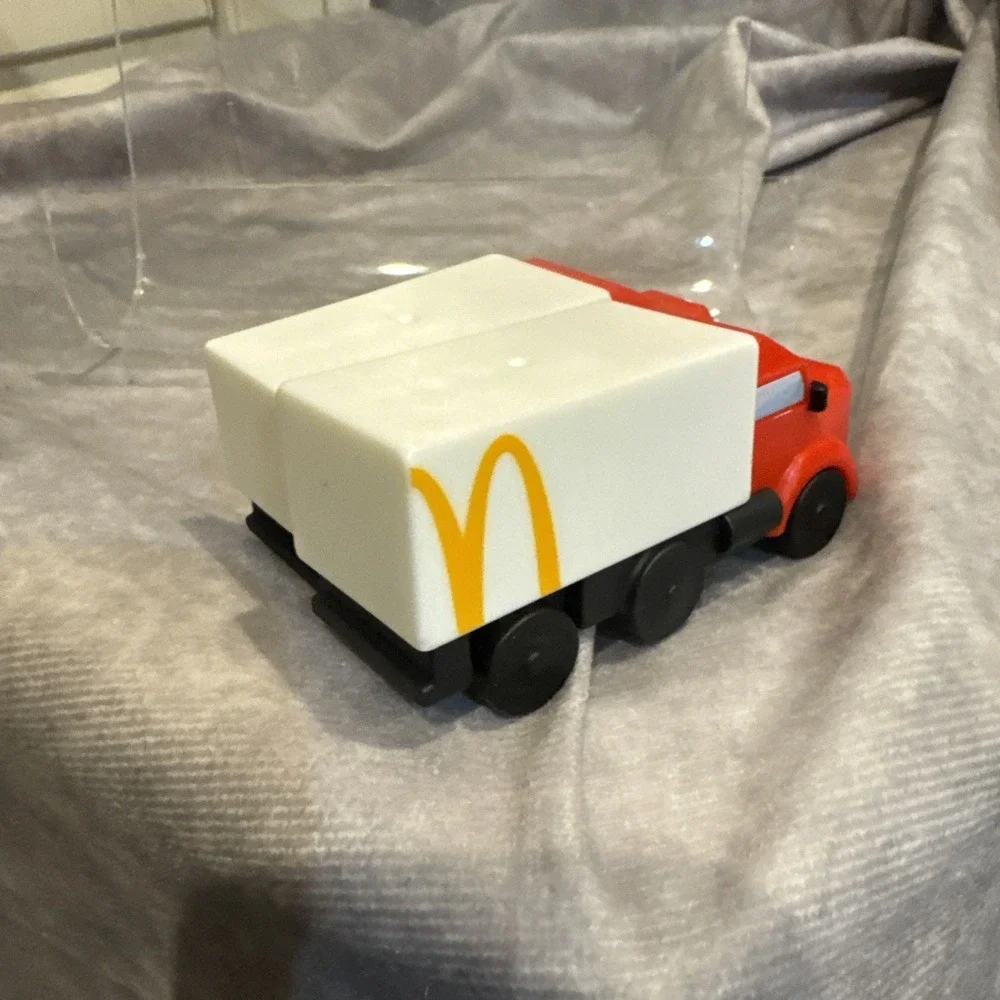 2025 McDonald's HAPPY MEAL TOY:‎ Lil' McDonald's #16 Delivery Truck